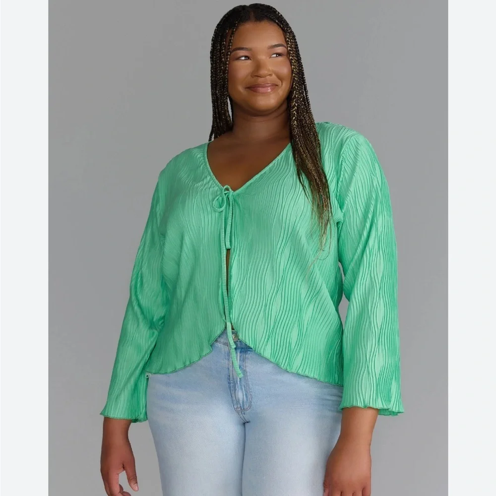 New York & Company Mint Green Blouse. SIZE 1X